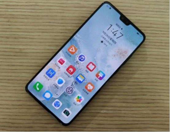 被网友捧上天的华为Mate30，为啥还是被iPhone11吊起来打？