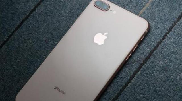 相差300块，iPhoneXR与iPhone8Plus谁更值得买？看这4点就够了