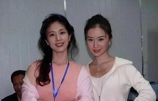 不是谁都能完美继承妈妈的美貌，刘亦菲也不行