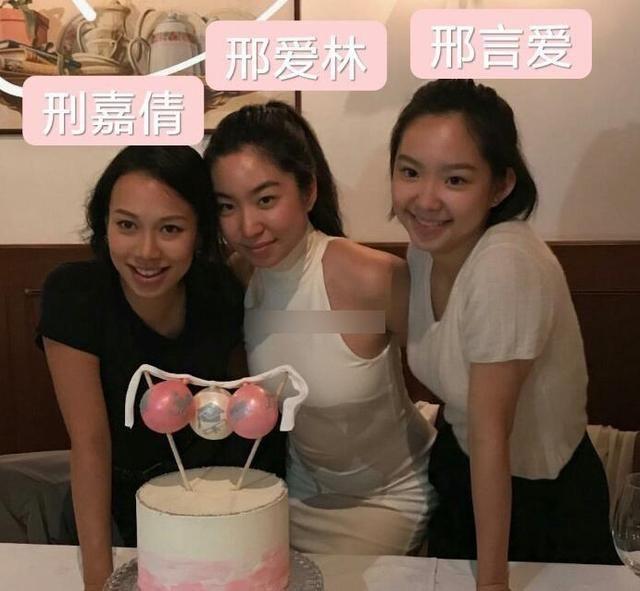 不是谁都能完美继承妈妈的美貌，刘亦菲也不行