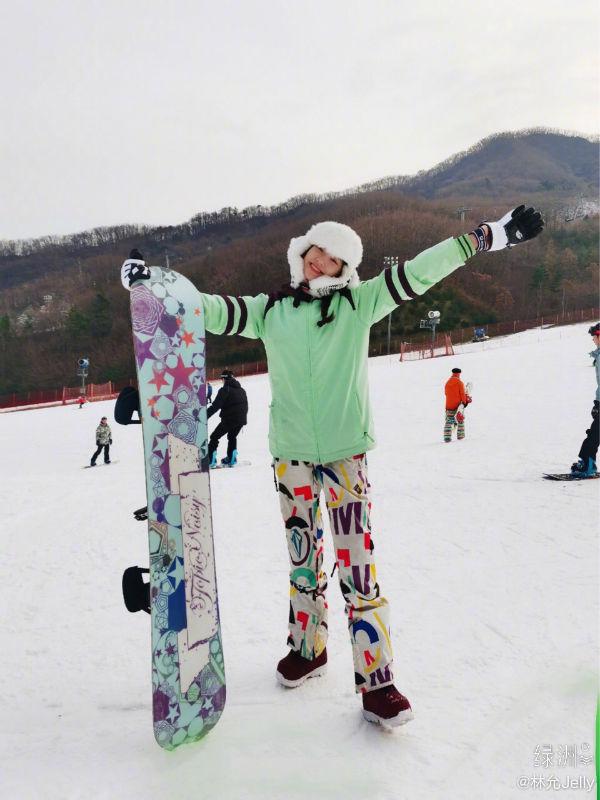 迷人计丨霍思燕关晓彤林允 如何成为雪场上最闪耀的爱莎女王？