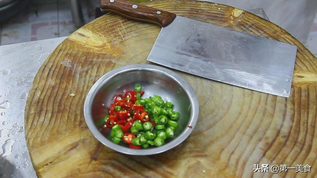 炒肉片不入味？试试这个做法，肉片酸辣爽口，一年四季吃不腻