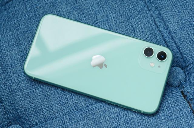 iPhone11、XR、8Plus谁是最值得入手苹果手机？网友：一道难题