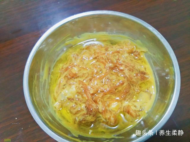 年菜备选“蒜苔炒肉丝”，多加一步，肉丝滑嫩，蒜苔入味好吃