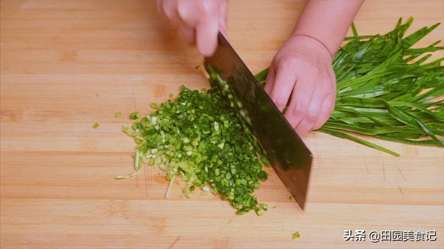 饺子馅好吃有诀窍，关键在这2步，这样调馅包饺子比饭店的还好吃