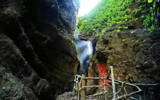 “天下第一峡”百里峡，天然的大氧吧。游客：令人神清气爽