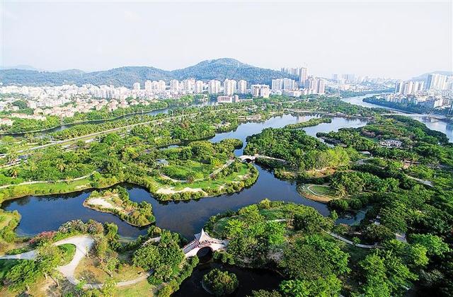 中国最美的海滨旅游城市，风景优美，气候宜人