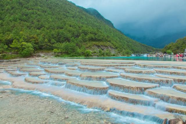 大理苍山下洱海边的白族院落民宿，去闻闻大理的春天丨泊心云舍