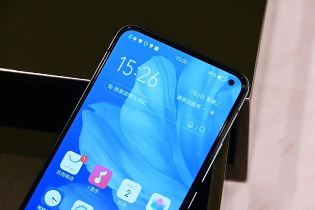 现在买vivo S5划算吗？不到2000元，骁龙712配旗舰级自拍