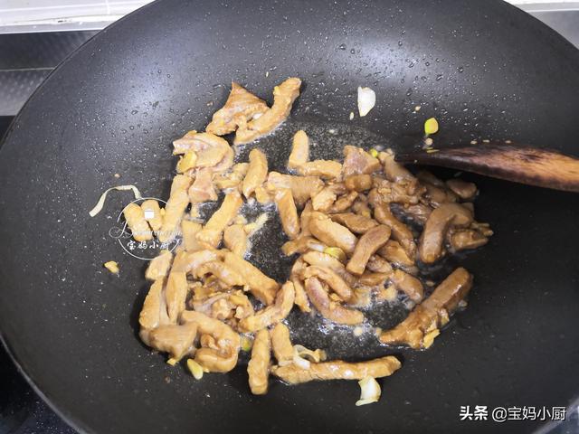 炒瘦肉，怎样才能嫩又滑？每次我都用这个方法，我家儿子吃着迷