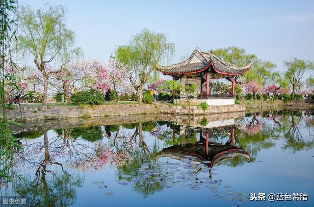 春天里，摄影怎么拍摄绿柳红花、宁静的田园风景？你有什么思路？