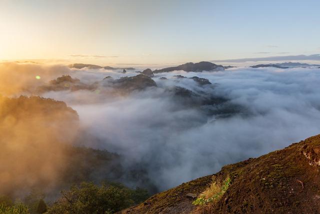 中国10大名山，爬过4个以上算你牛，都爬过的，真是登山达人