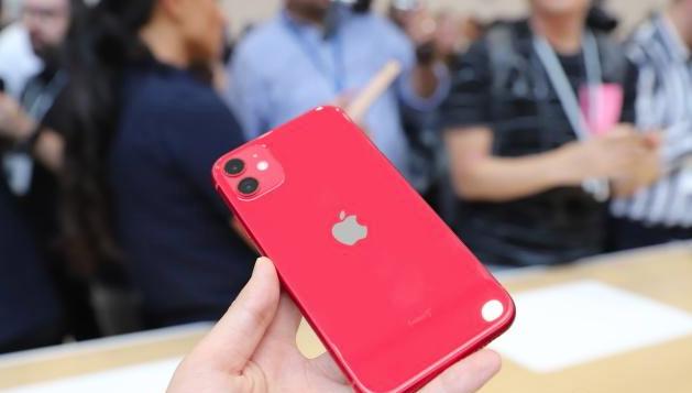 库克妥协了！iPhone11一夜跌成“华为价”，首批用户后悔买早了