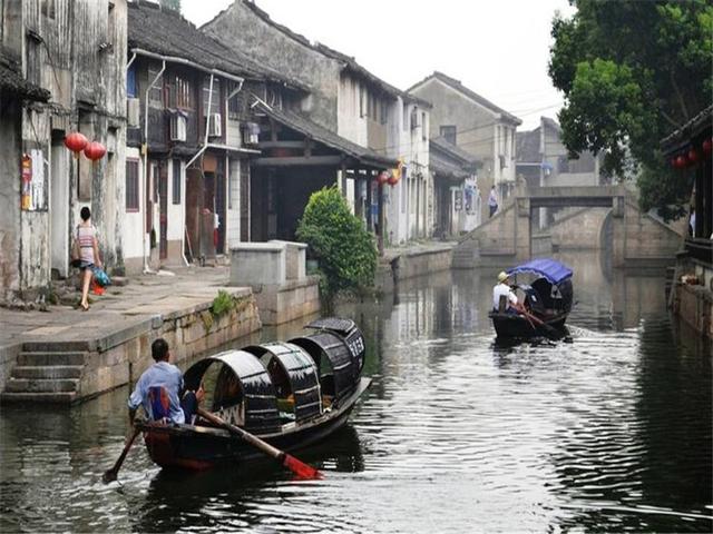 适合情侣旅游的四个古镇，风景美丽消费不贵，男同胞们看过来！