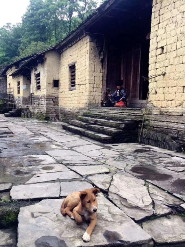 带您了解，湖南四座历史文化名城之一的凤凰古城里