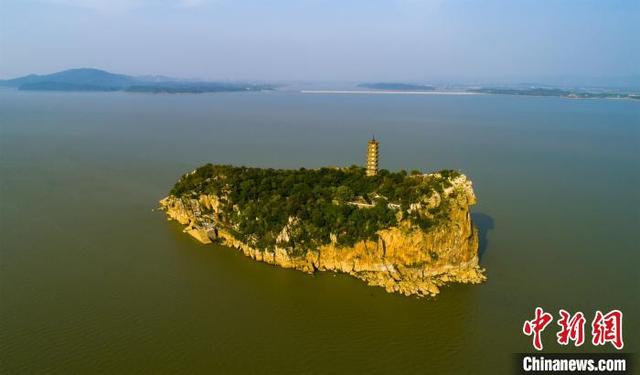 航拍鄱阳湖湖口水域：烟波浩渺 鞋山“仙岛”