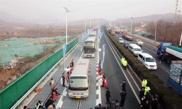 高科技“太阳能公路，法国失败收场，中国惨淡收场。