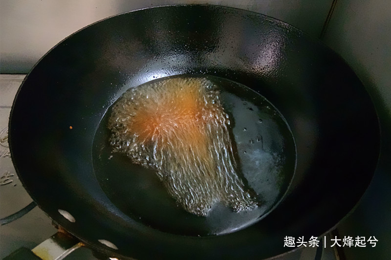 家宴重磅菜红烧蹄膀，皮糯肉酥入口即化，学会春节露一手