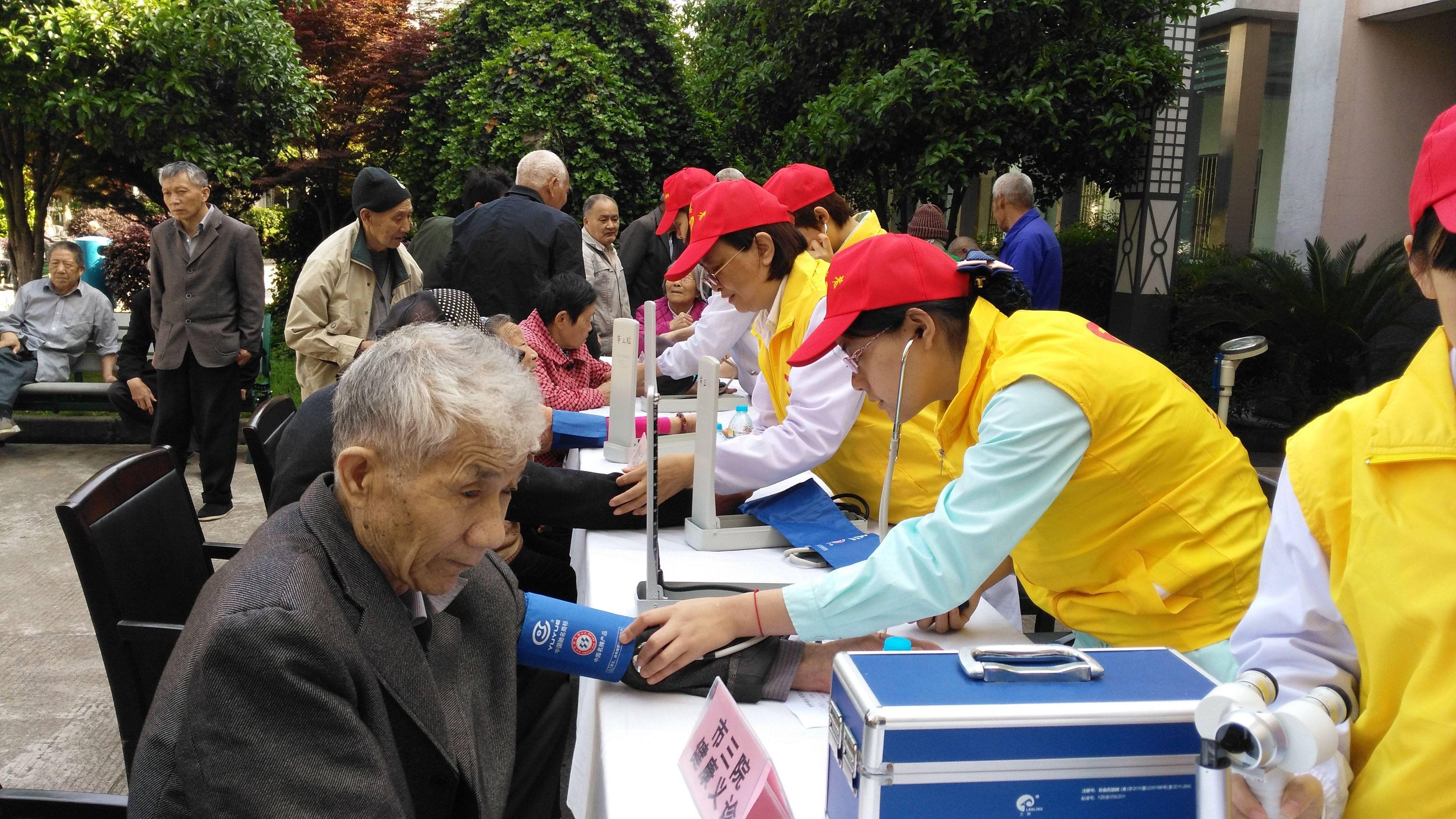 2021年，农村社保新政，农民养老有三大调整，这些问题要注意