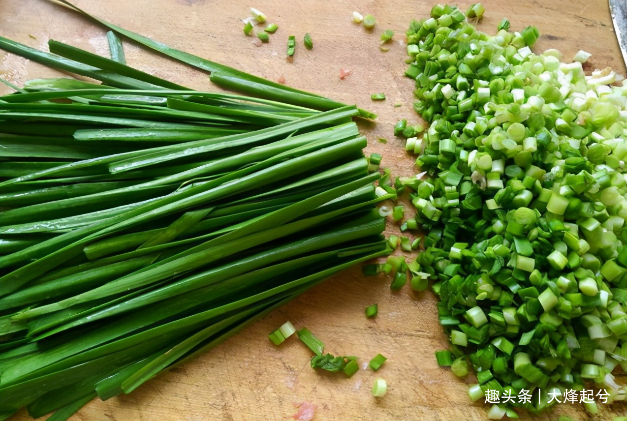 做韭菜猪肉馅饺子，记住“4要点”，韭菜不出水，饺子鲜香味道好