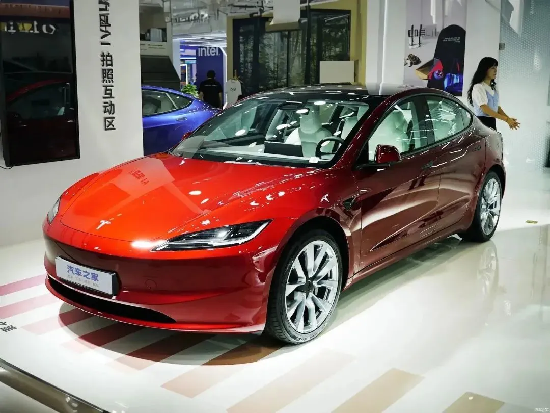 新款特斯拉Model 3